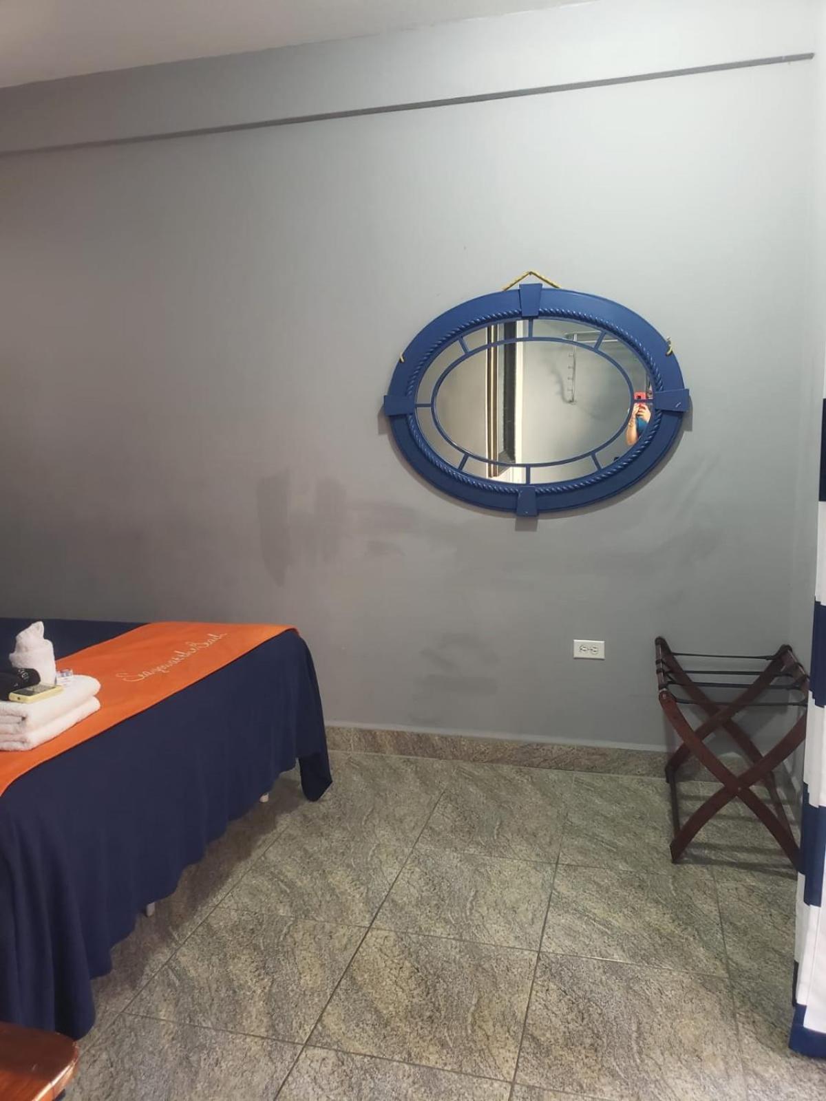 Beach Club Budget Rooms At Popeyes Caye Caulker Kültér fotó