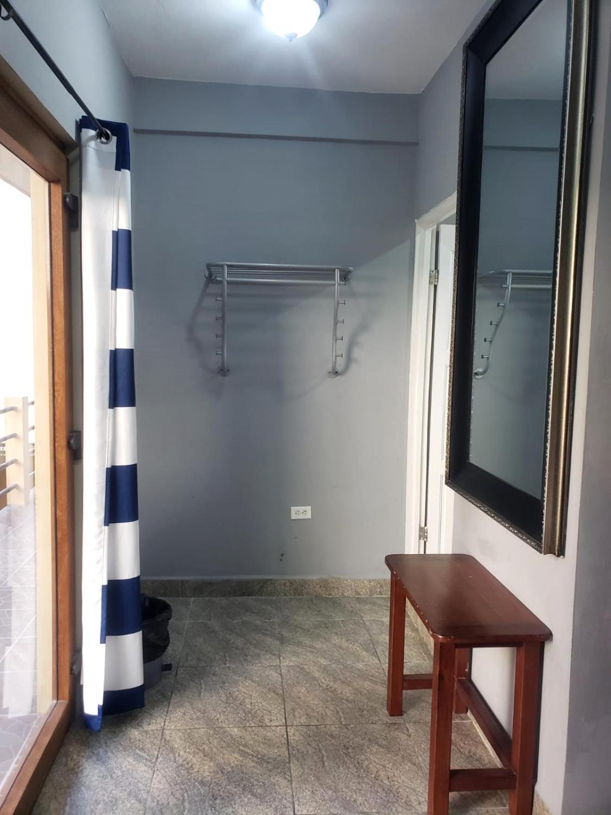 Beach Club Budget Rooms At Popeyes Caye Caulker Kültér fotó
