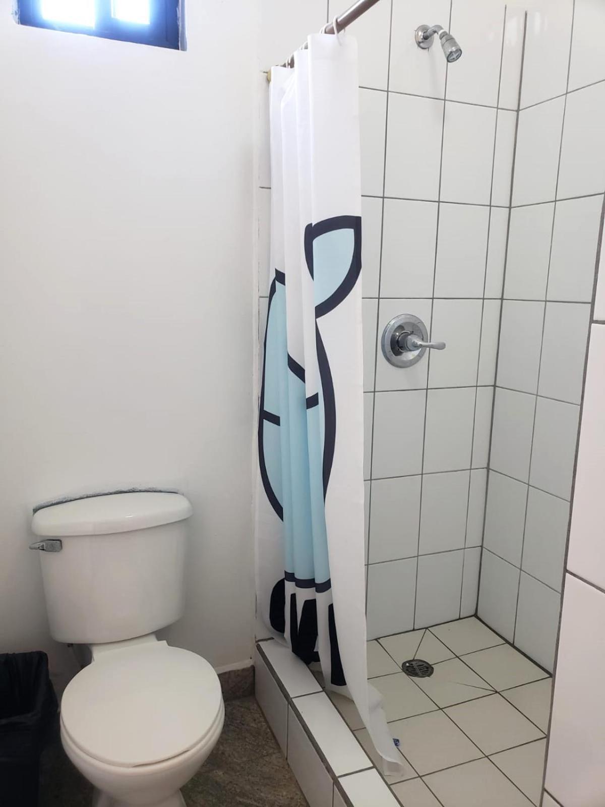 Beach Club Budget Rooms At Popeyes Caye Caulker Kültér fotó
